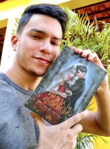 Jovem de Luís Eduardo Magalhães lança seu primeiro livro