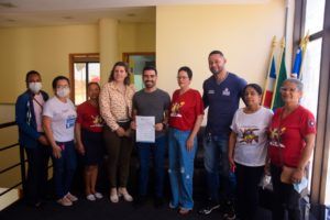 Prefeito sanciona lei que concede piso salarial para Agentes Comunitários de Saúde e de Combate às Endemias