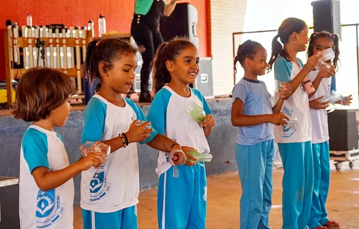 Escolas de LEM receberam o Projeto Orquestra de Sucata