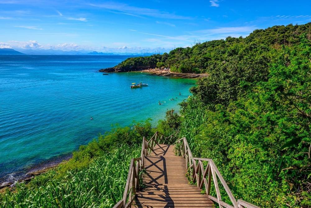 Cinco das dez melhores praias do mundo estão no Brasil