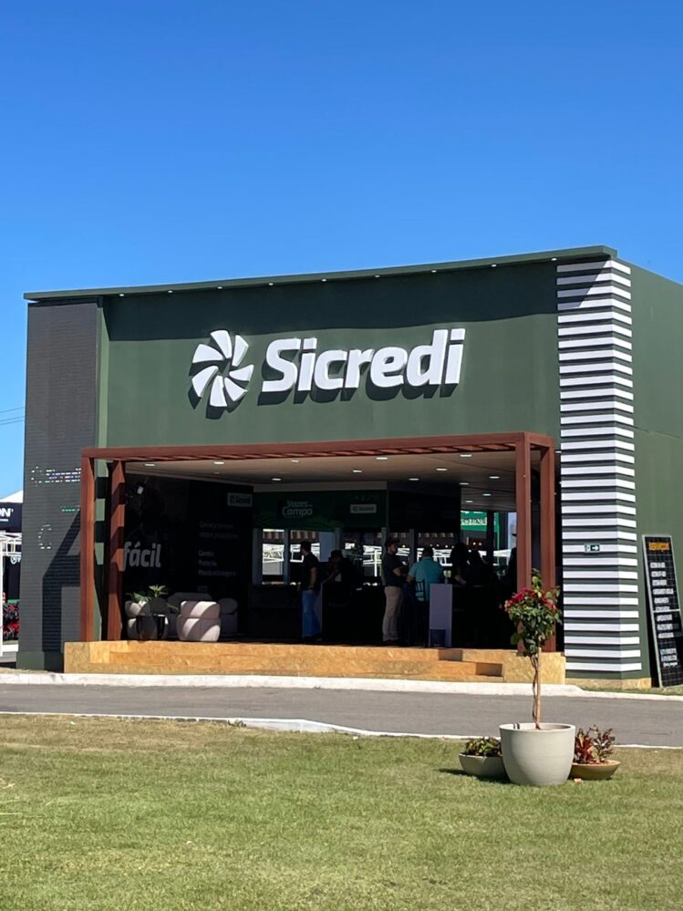 Sicredi inova e fortalece conexões na Bahia Farm Show 2025