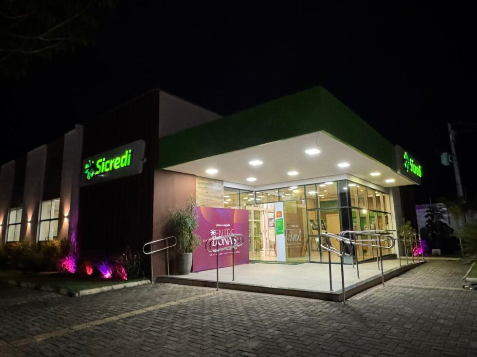 Sicredi inaugura espaço exclusivo para empreendedoras do programa Donas do Negócio em LEM