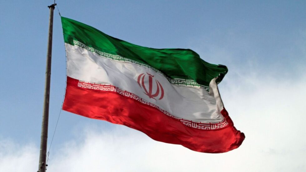 Hackers Invadem TV do Irã e Apoiam Protestos por Liberdade