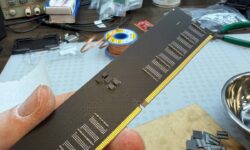 Modder Cria Própria Memória RAM DDR5 para Fugir dos Altos Preços