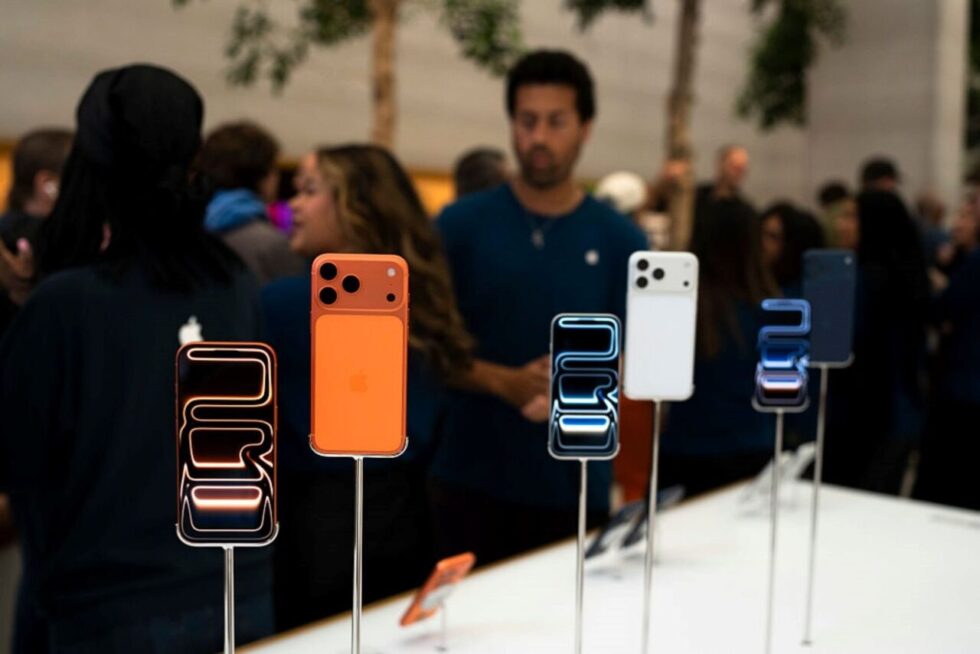 Mudanças Surpreendentes nas Telas do iPhone 18 e Novo Dobrável!