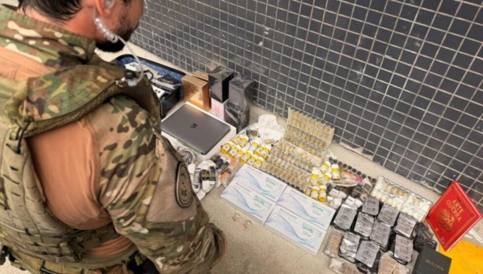 PRF apreende eletrônicos e remédios ilegais em operação no Ceará