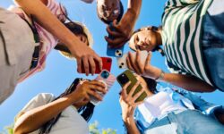 Redes Sociais Proíbem Acesso a Menores: É a Solução Certa?