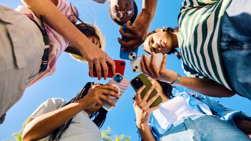 Redes Sociais Proíbem Acesso a Menores: É a Solução Certa?