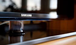 Samsung vence TCL em batalha judicial sobre TVs QLED enganadoras